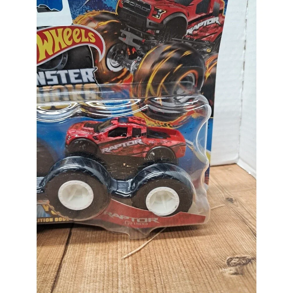 Hot Wheels Monster Trucks Silverado vs Raptor F150 Demolition Doubles,Ford Chevy